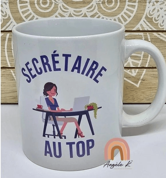 Mug personnalisé thème secrétaire au top et prénom