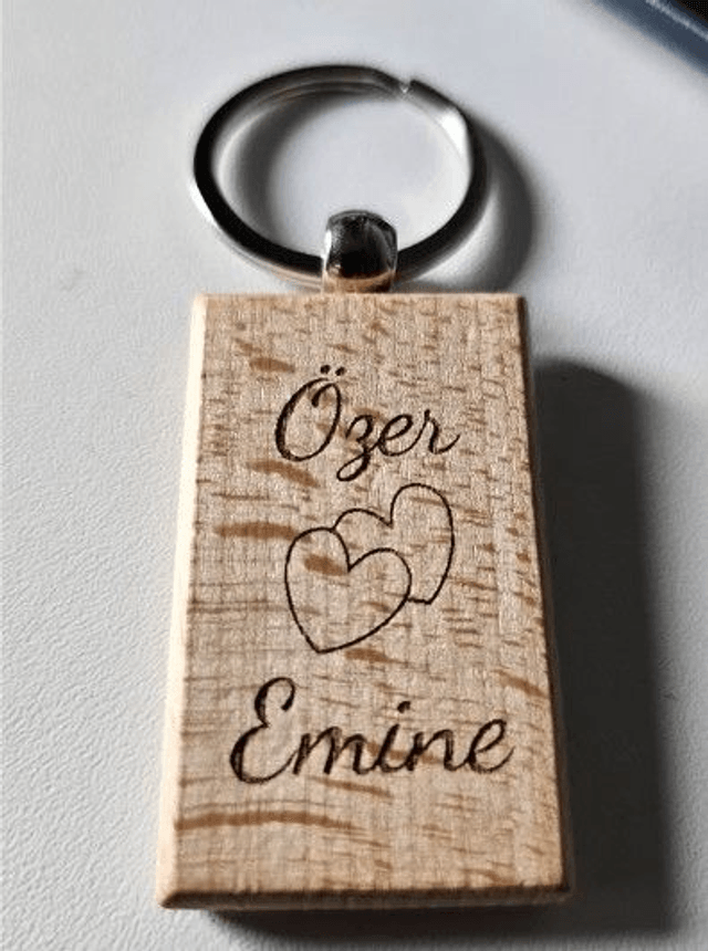 Porte clef personnalisé en bois prénom et motif au choix