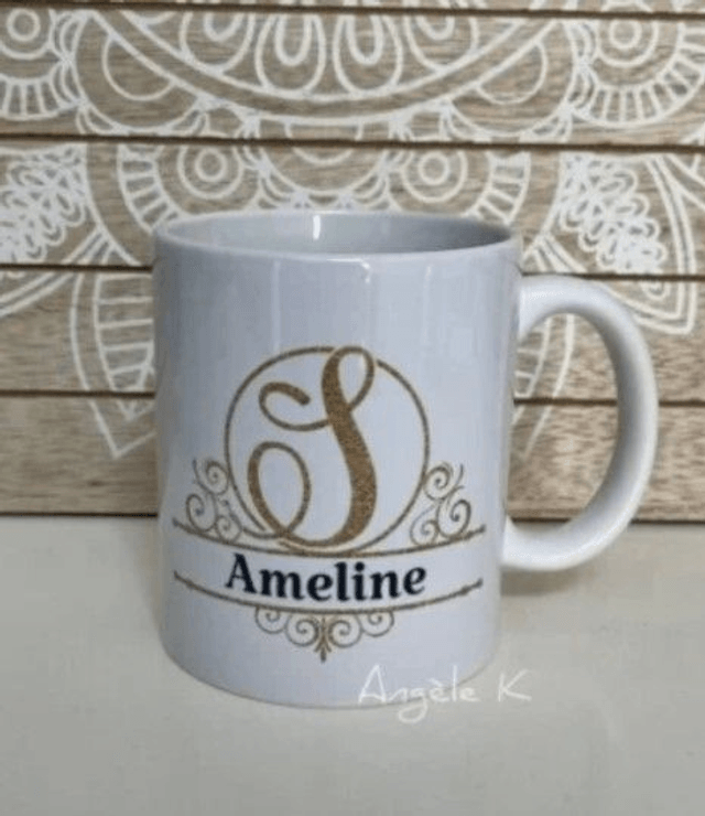 Mug personnalisé thème initiale doré et prénom