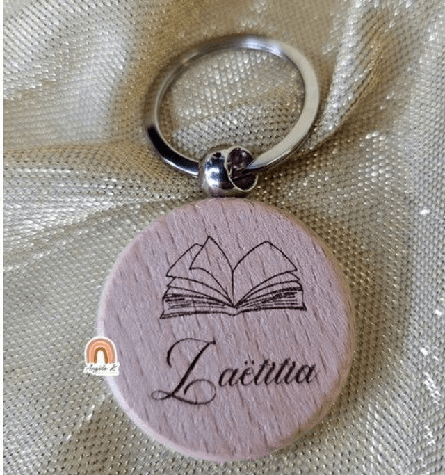 Porte clef personnalisé en bois prénom et motif au choix