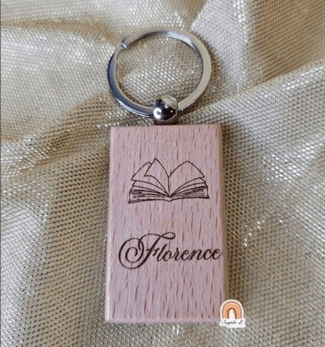 Porte clef personnalisé en bois prénom et motif au choix
