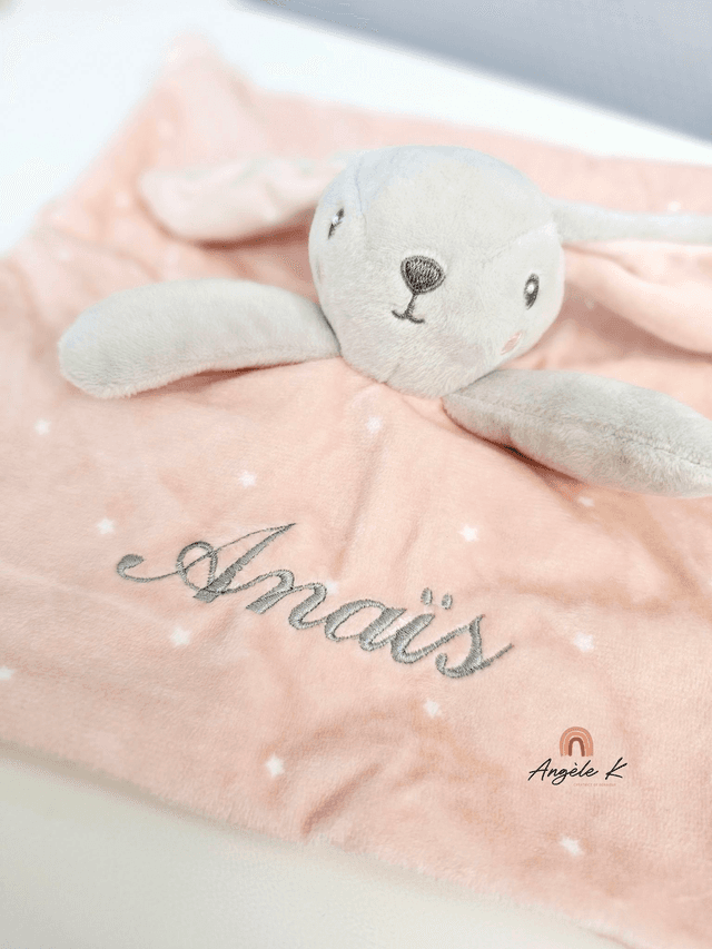 Doudou brodé avec prénom