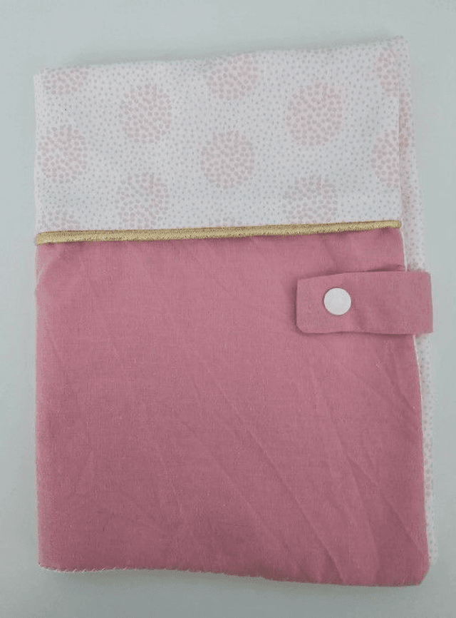 Housse de carnet de santé personnalisé avec prénom coloris rose 2 tons
